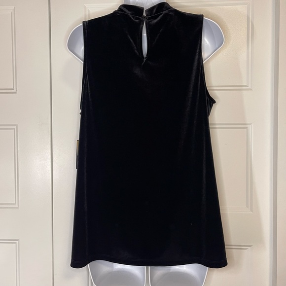 Halogen Stretch Velvet Keyhole Top - Picture 2 of 6